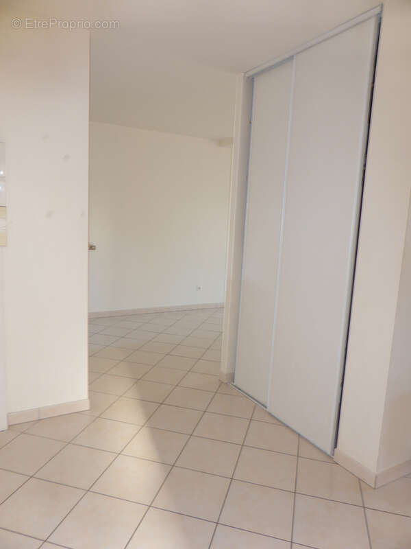 Appartement à COURSON-MONTELOUP