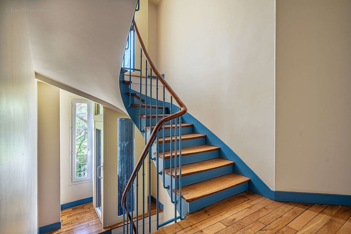 Appartement à PARIS-14E