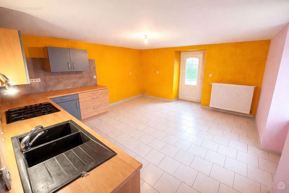 Maison 110 m² à Port-Sur-Saone  - photo 3