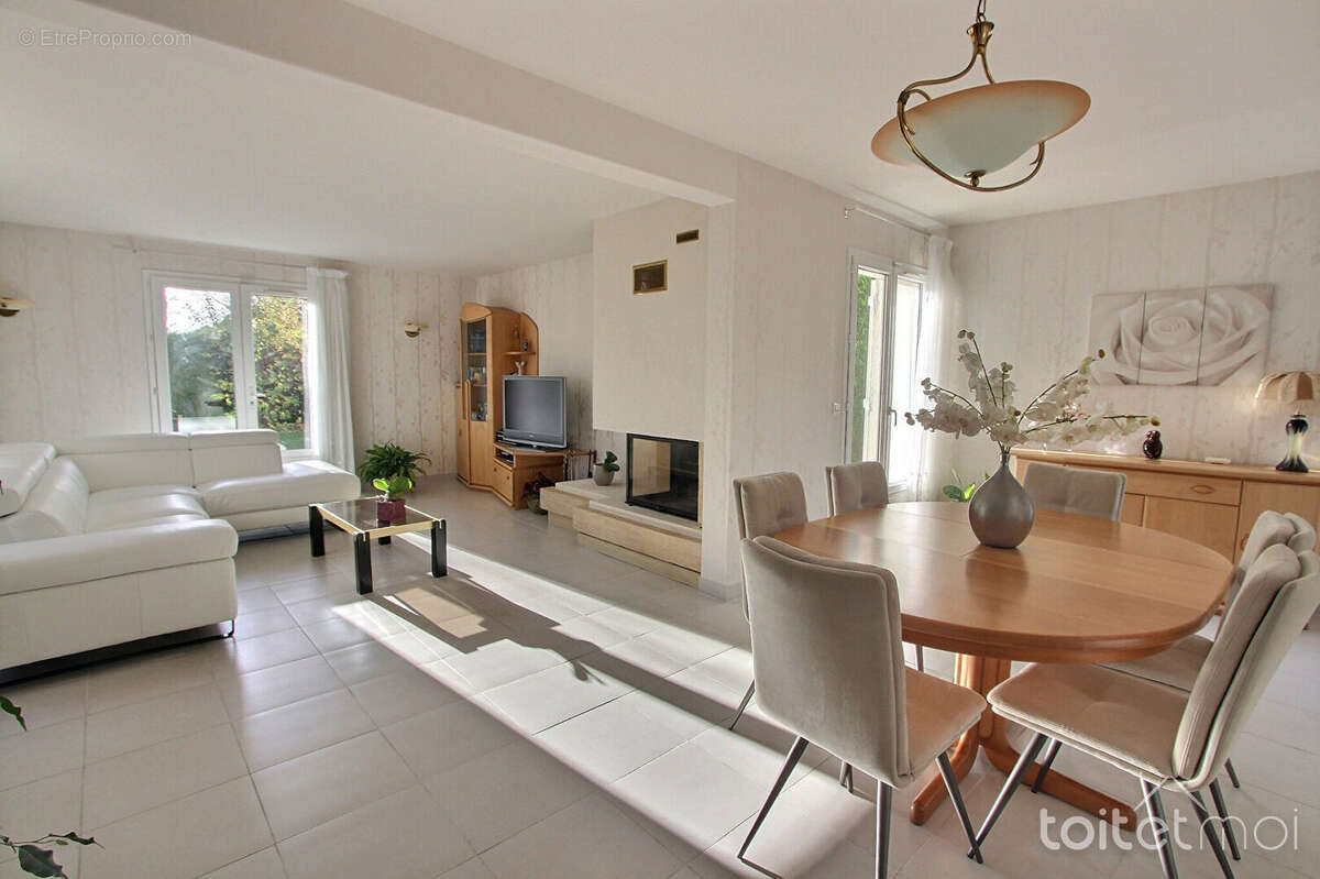 Maison à MAGNY-LES-HAMEAUX