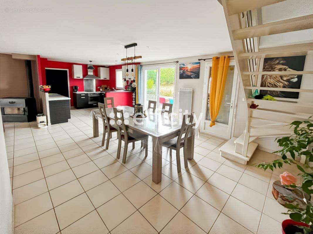 Maison à PERRUSSON