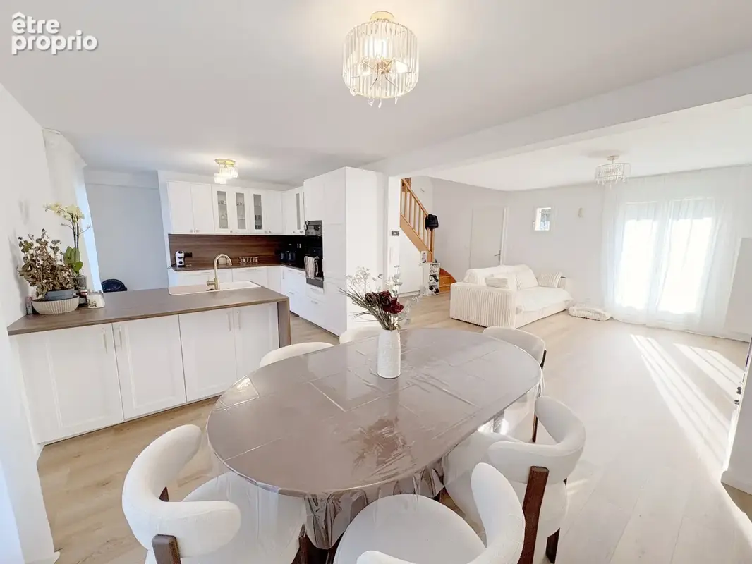 Belle maison traditionnelle sur sous sol total 5 chambres ! - photo 3