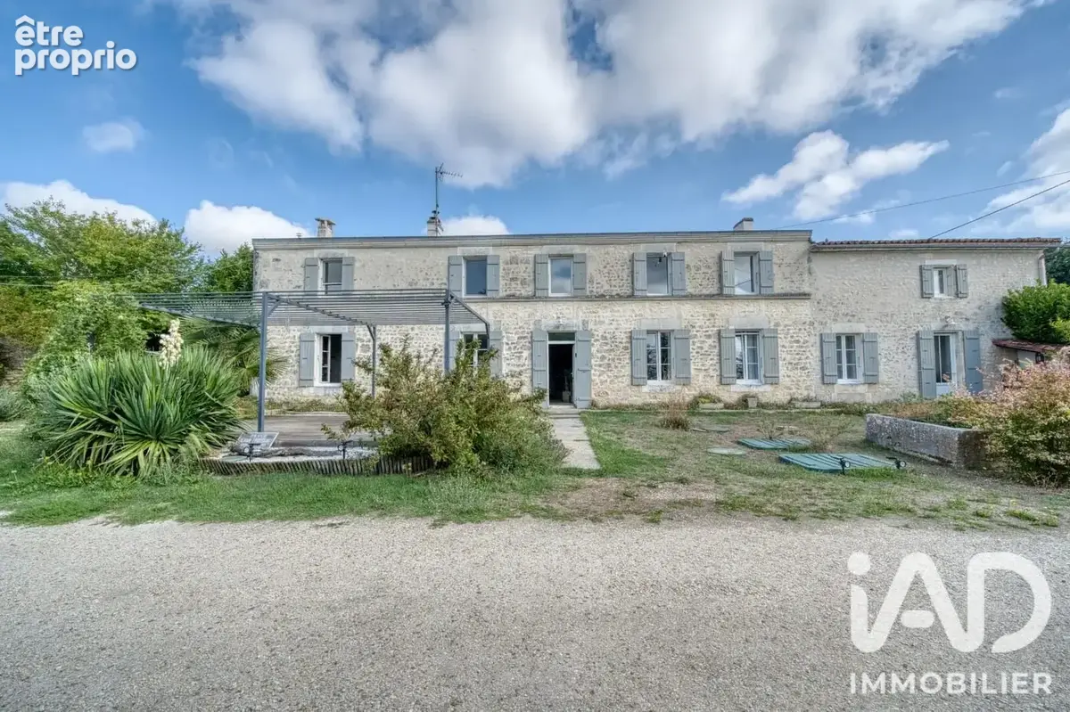 Photo 1 - Maison à SAINT-ROMAIN-DE-BENET