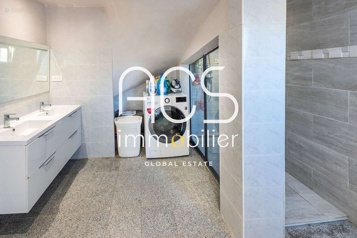 Fréjus - Villa à vendre 172 m², 4 chambres avec piscine & jacuzzi, domaine privé sécurisé - photo 17