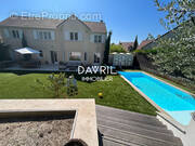 Maison à CHANTELOUP-LES-VIGNES