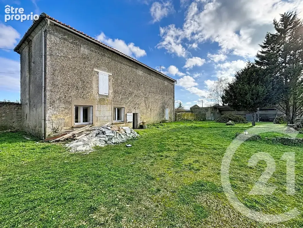 Maison 8 pièces 294 m² à vendre à Roullet-Saint-Estephe (16440) - photo 8