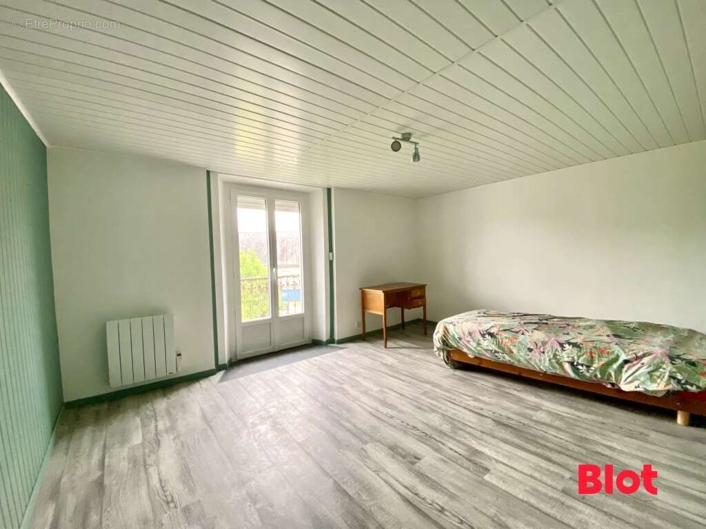 Appartement à SAINT-MEEN-LE-GRAND