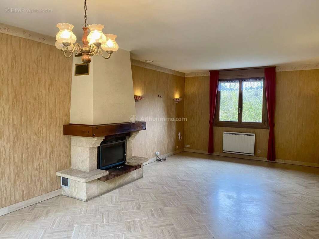 Maison à CHAHAIGNES