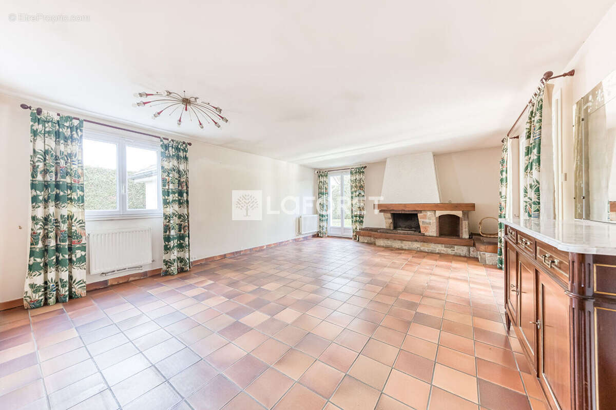 Maison à PONTAULT-COMBAULT