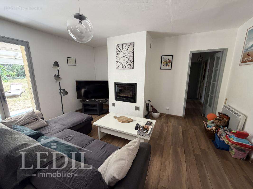 PLAIN-PIED avec garage et jardin clos - photo 6