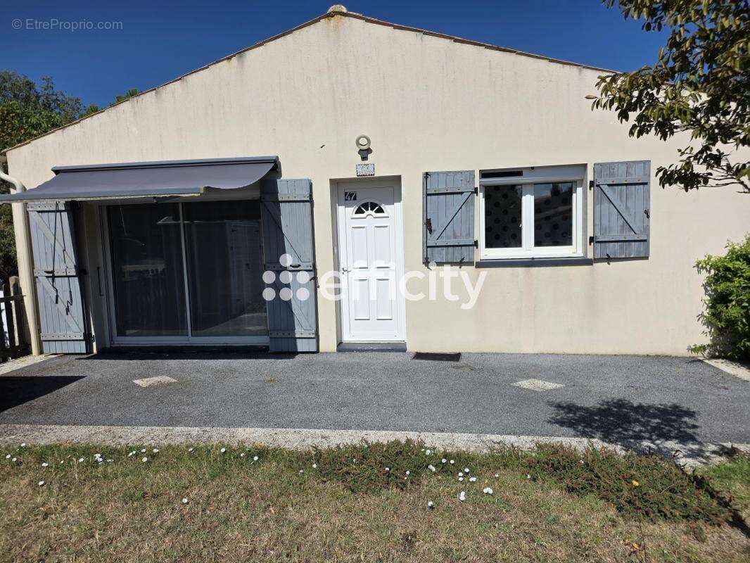 Maison 61 m² à Saint-Laurent-De-La-Pree  - photo 3