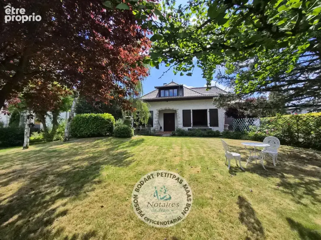 Maison à VELAINE-EN-HAYE