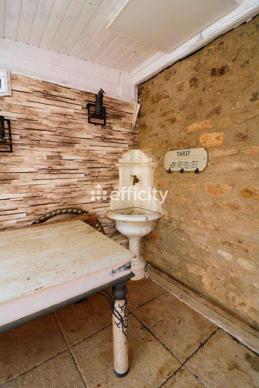 Maison 206 m² à Lozanne  - photo 8