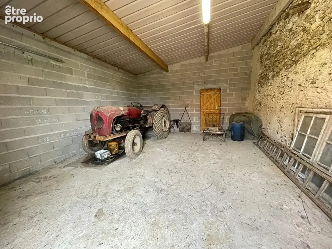 Ancienne ferme de 120m² +dépendances+5539 m² de terrain. - photo 7