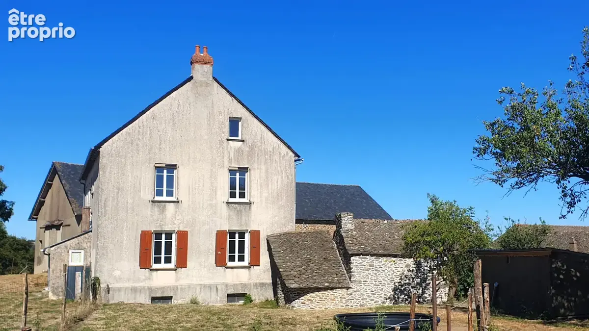 Propriété de caractère rénovée avec nombreuses dépendances, 1,9 ha de terrain. Idéal projet agricole ou touristique. - photo 15