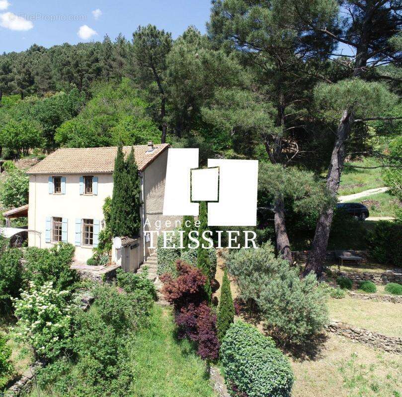 Maison à SAINT-MELANY