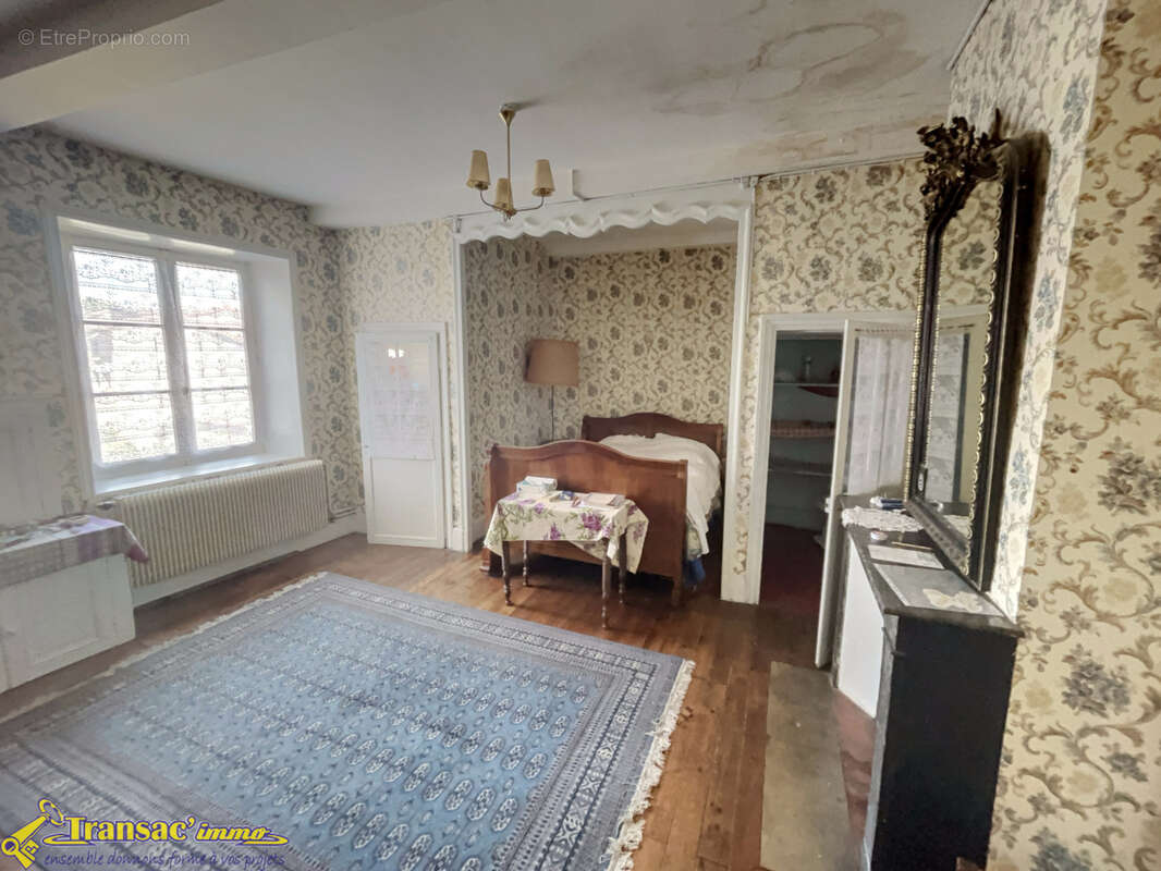 Grande maison de caractère au cœur de Courpière - photo 16