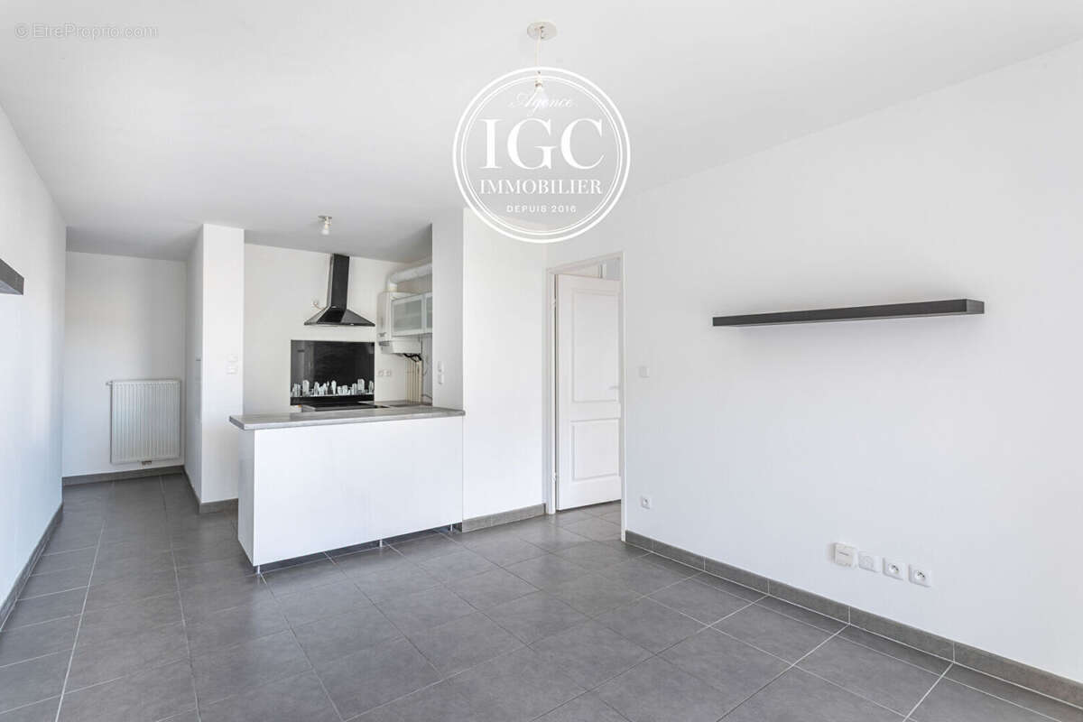 Appartement à CHATEAUNEUF-LES-MARTIGUES
