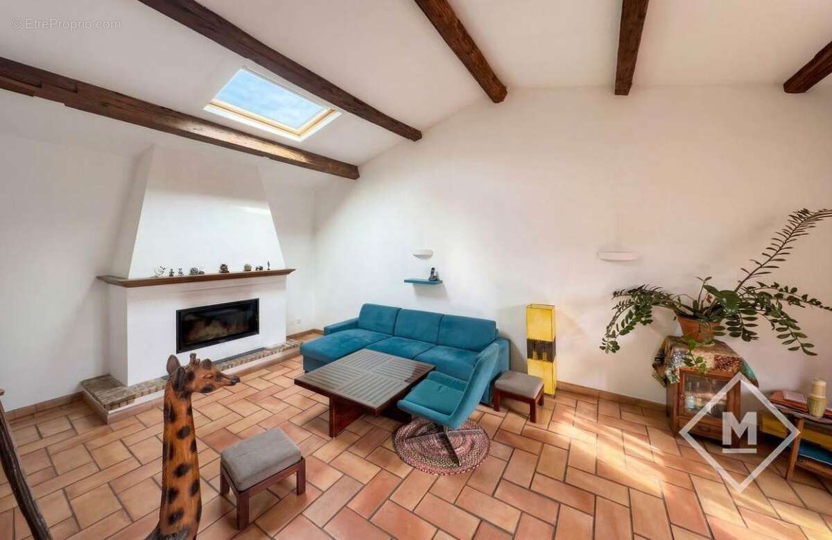 Appartement à MARSEILLE-4E