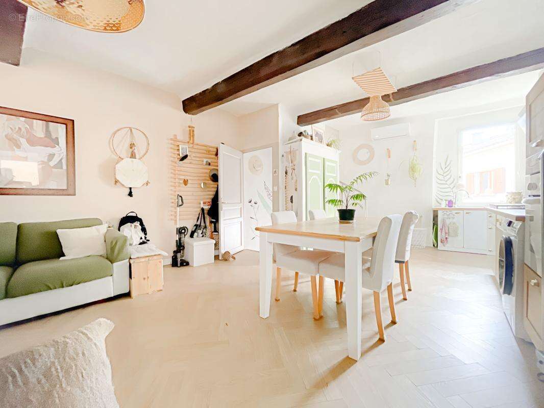 Maison à SAINTE-TULLE