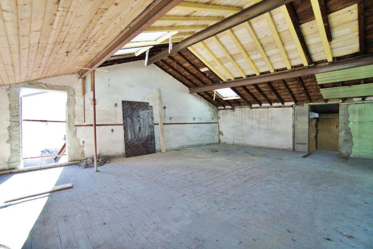 Appartement à QUINCIEUX