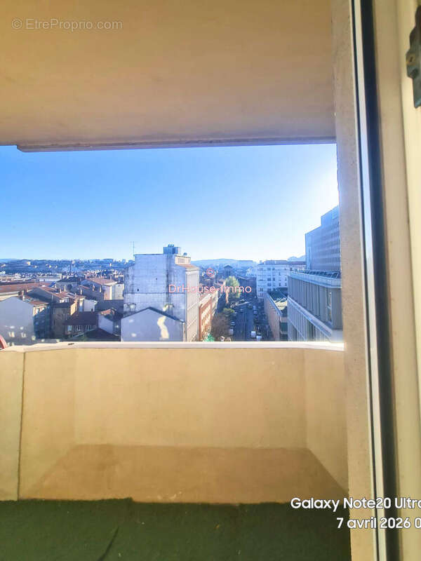 Appartement 70 m² à Saint-Etienne  - photo 8