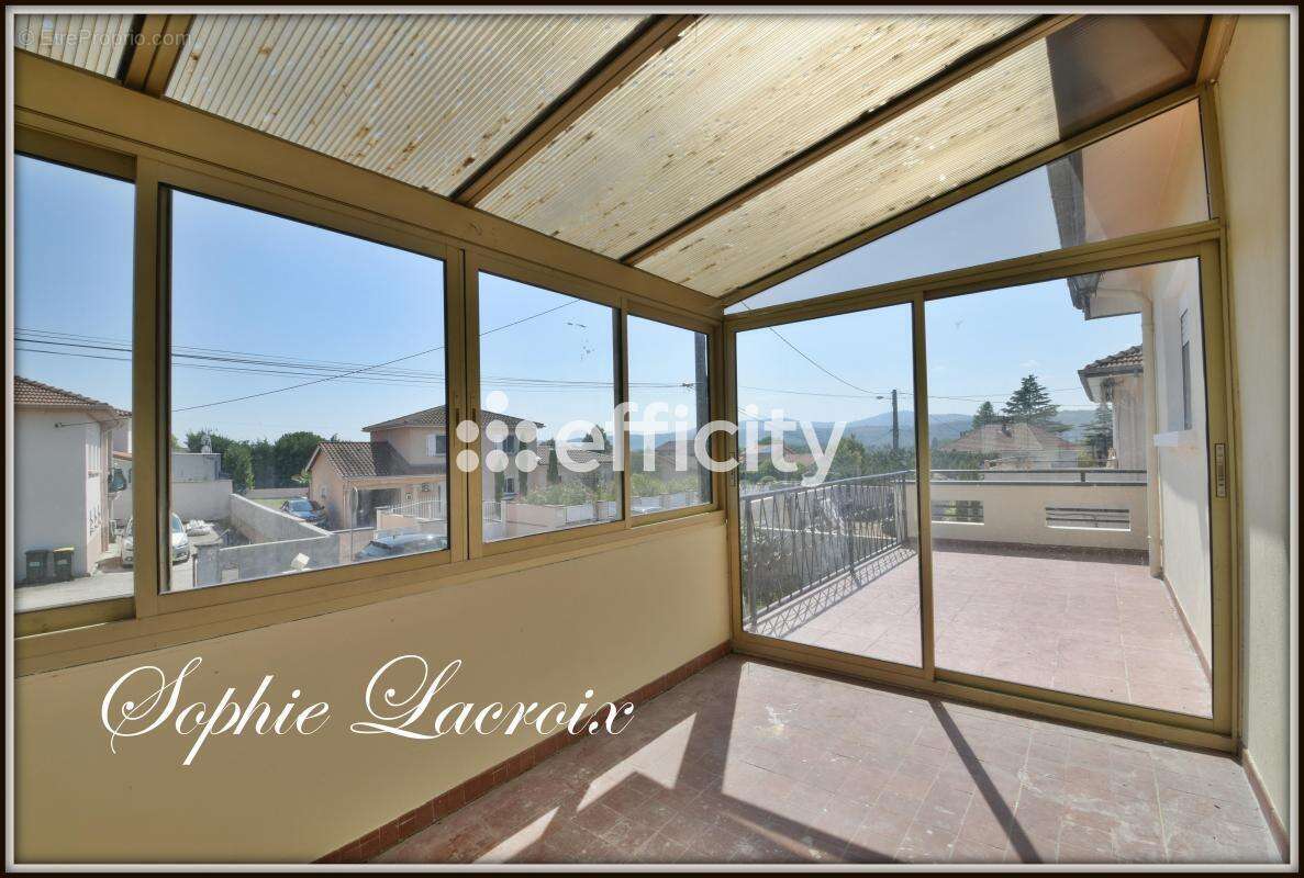 Maison à LE PEAGE-DE-ROUSSILLON