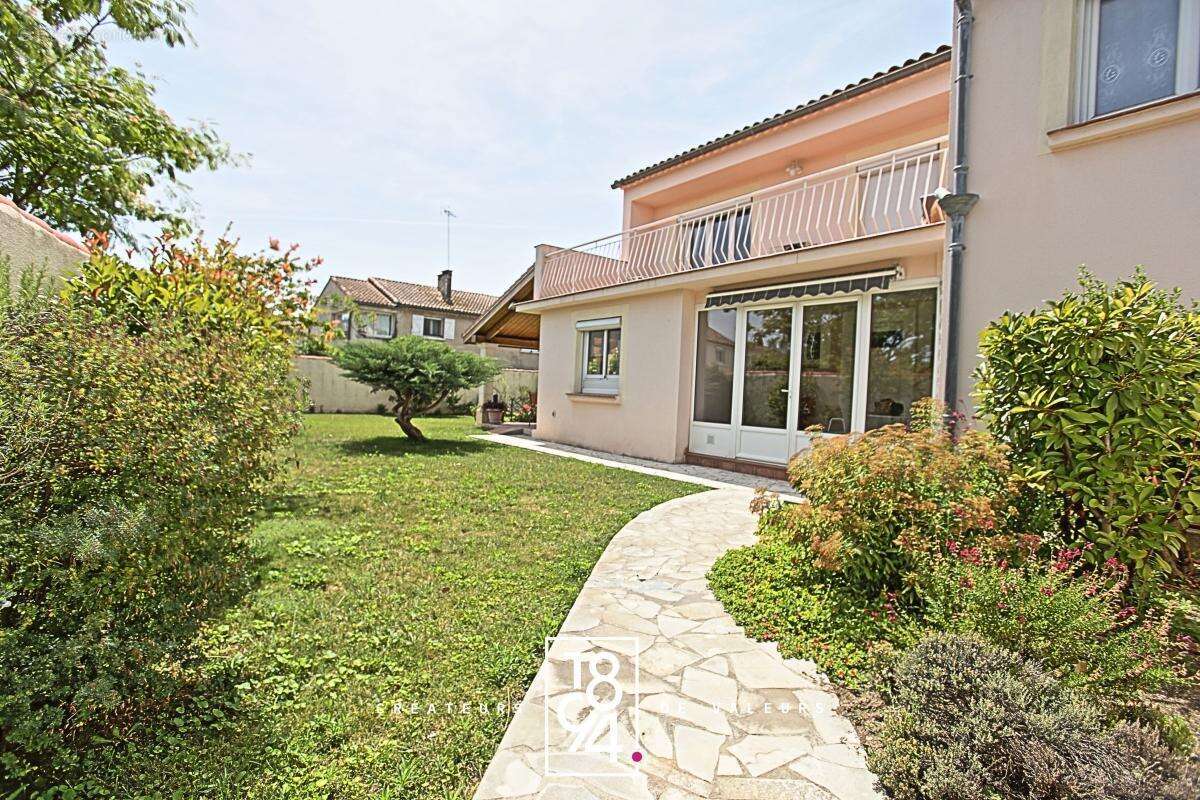 Maison à RODILHAN