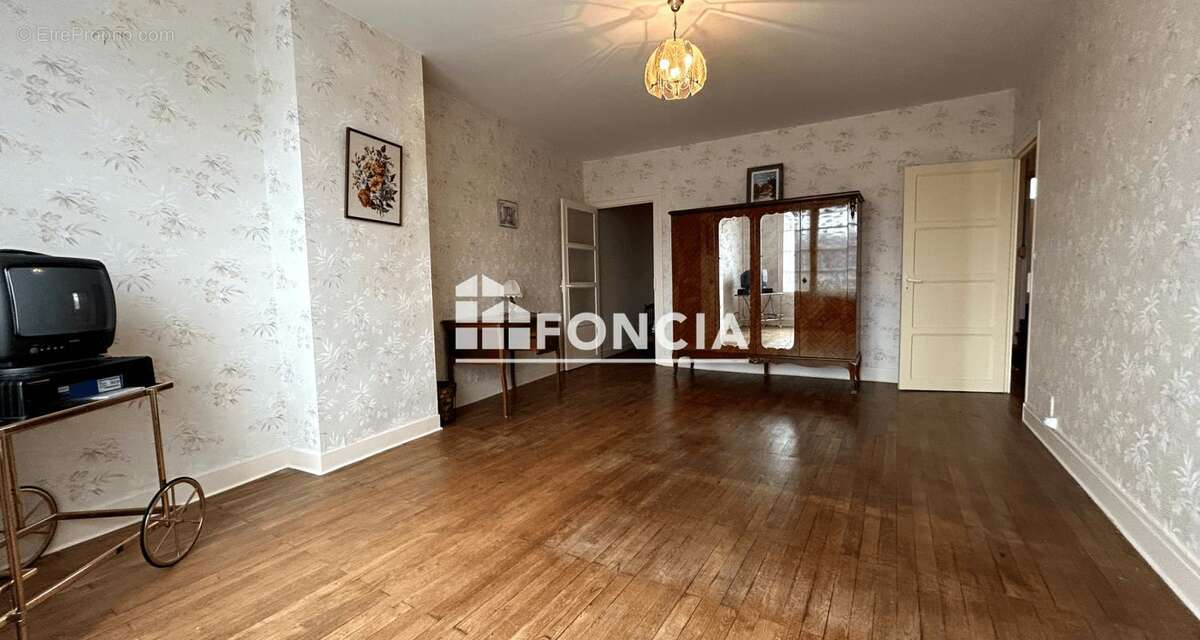 Maison à POCE-SUR-CISSE