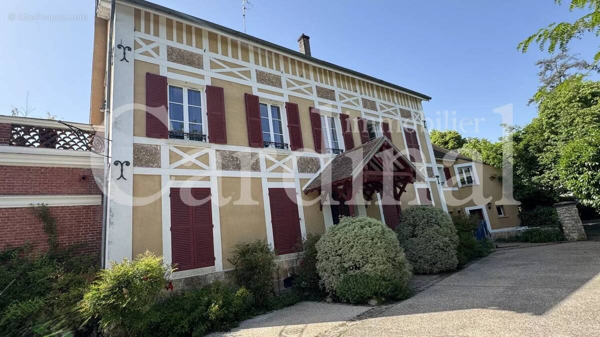Appartement à NOISY-LE-ROI