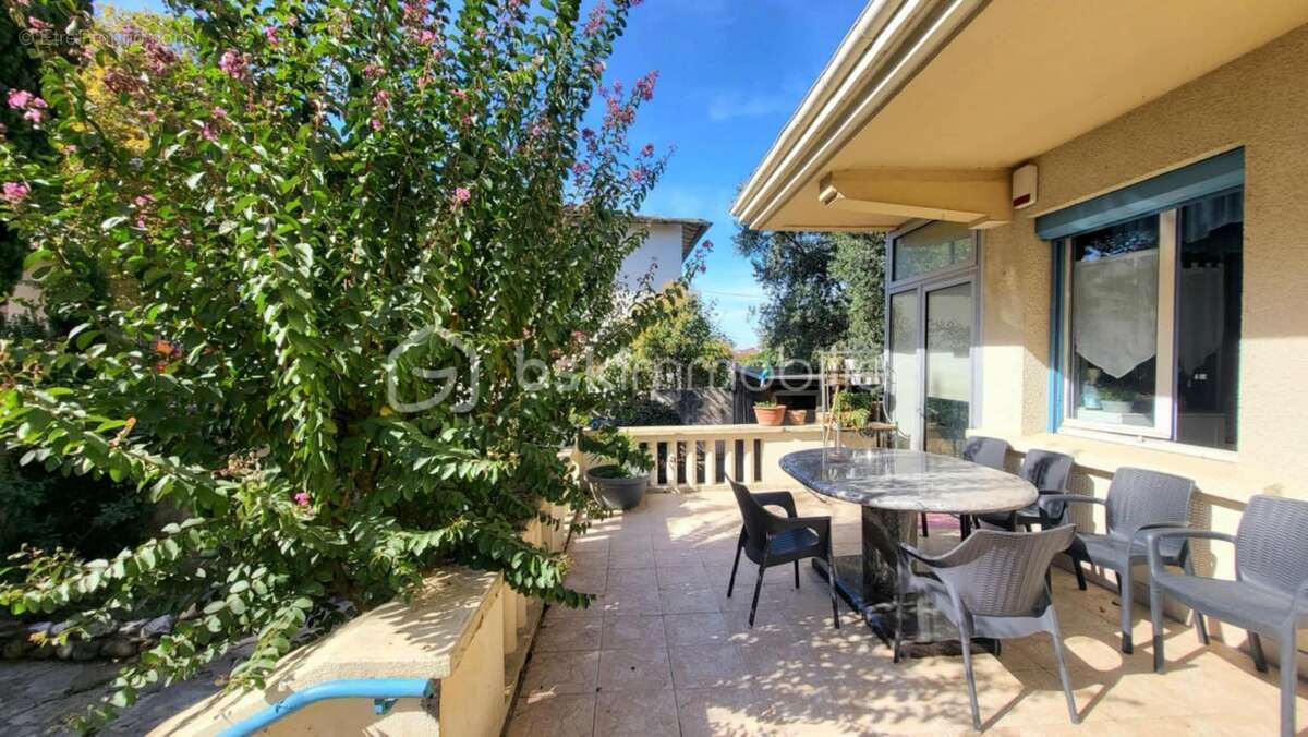 Maison à LABRUGUIERE