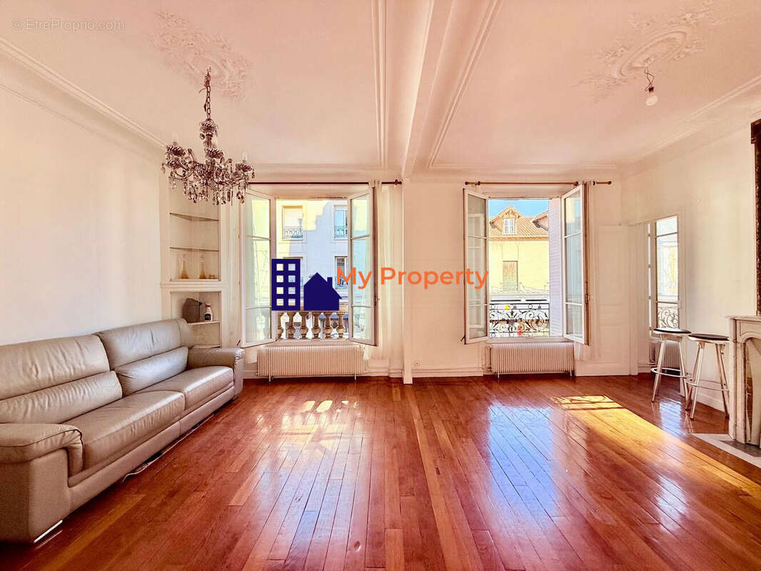 Appartement à HOUILLES