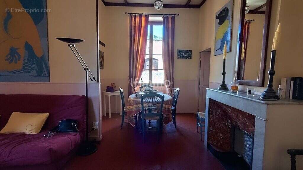 Appartement à PEYRUIS