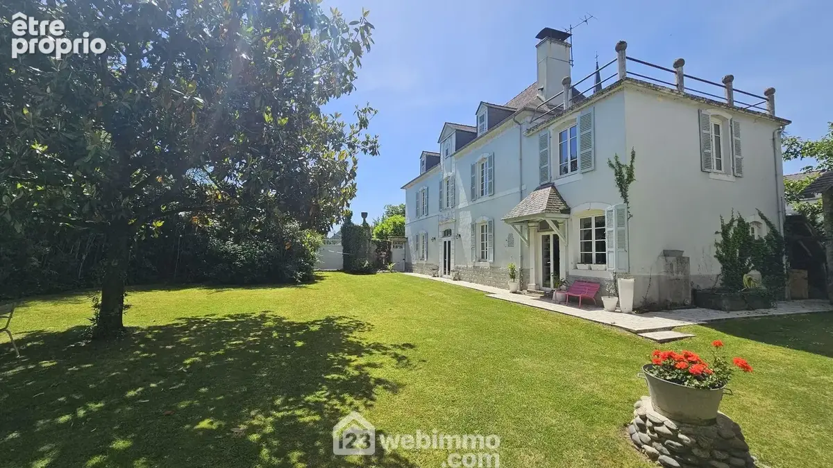 Maison 284 m² à Nay  - photo 19