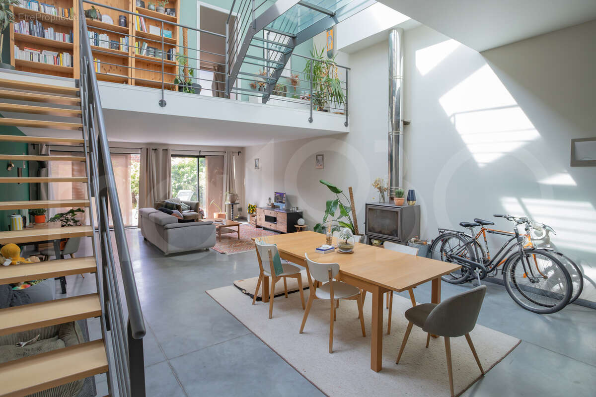 Grand loft avec deux terrasses - photo 3