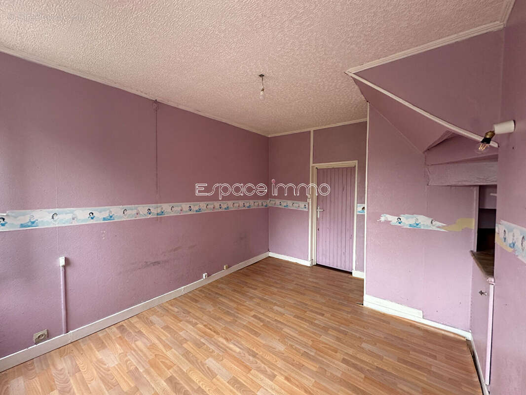 Maison à VILLERS-ECALLES