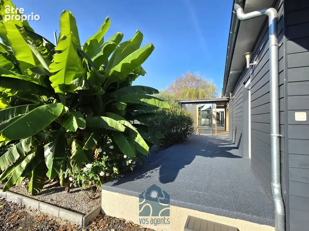 Villa de plain-pied 6 pièces avec piscine couverte, garage, carport et terrain constructible - photo 13