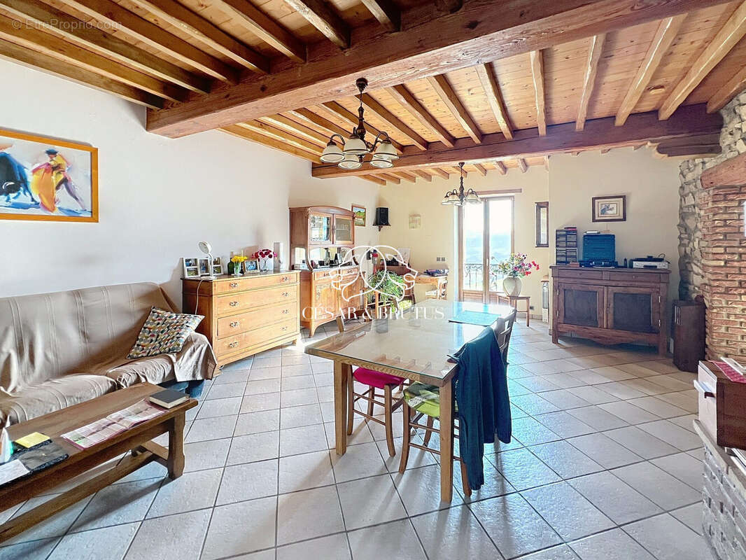 Maison à SAINT-MARCEL-L'ECLAIRE