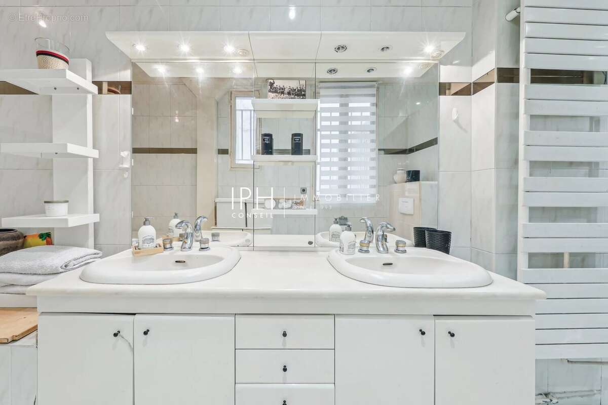 Appartement à NEUILLY-SUR-SEINE