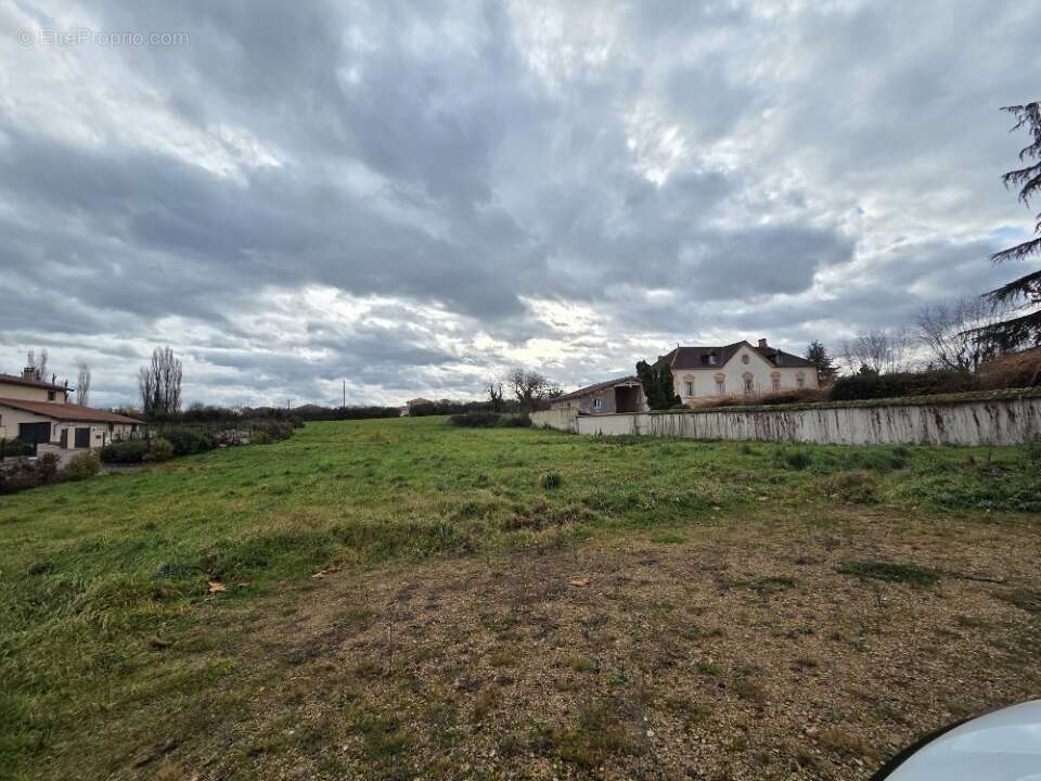 Terrain à ANTHON