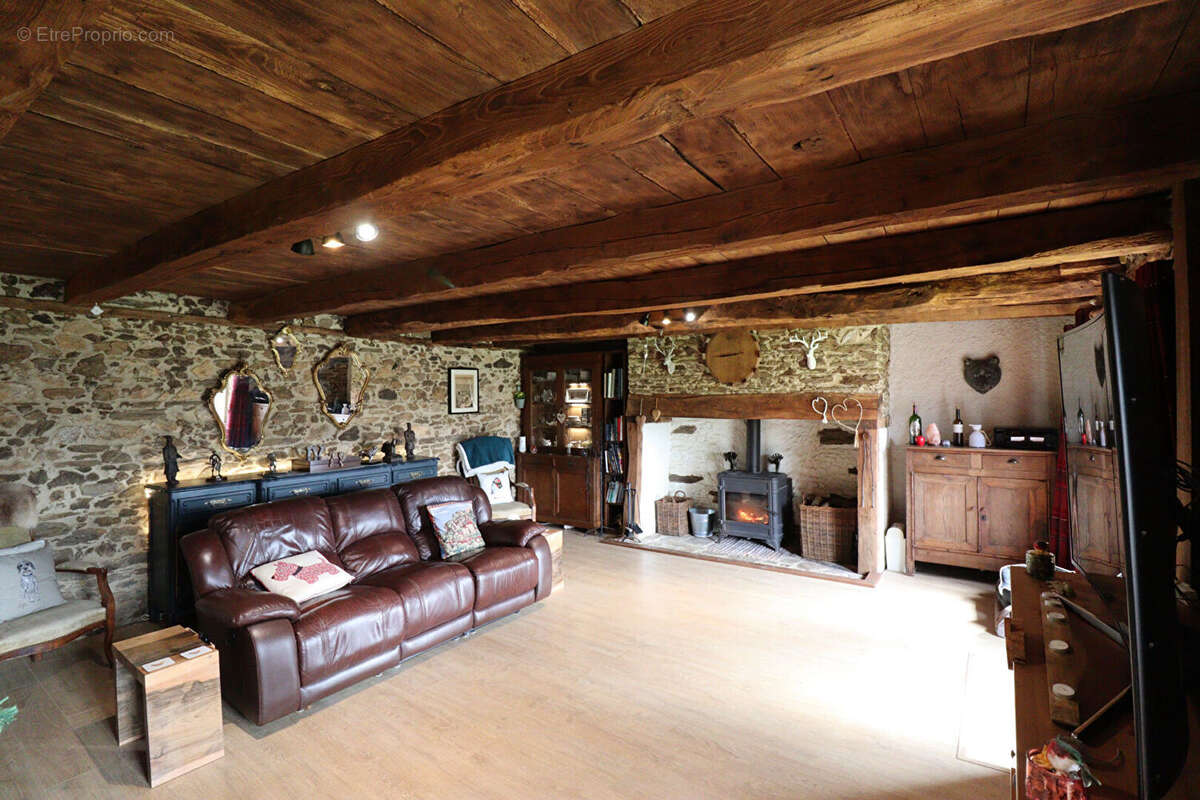 Maison à SAINT-SORNIN-LAVOLPS