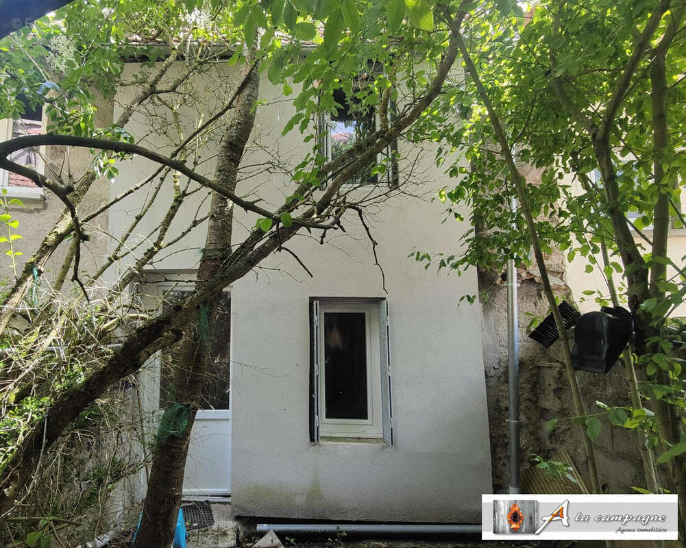 Maison à MONTAIGUT