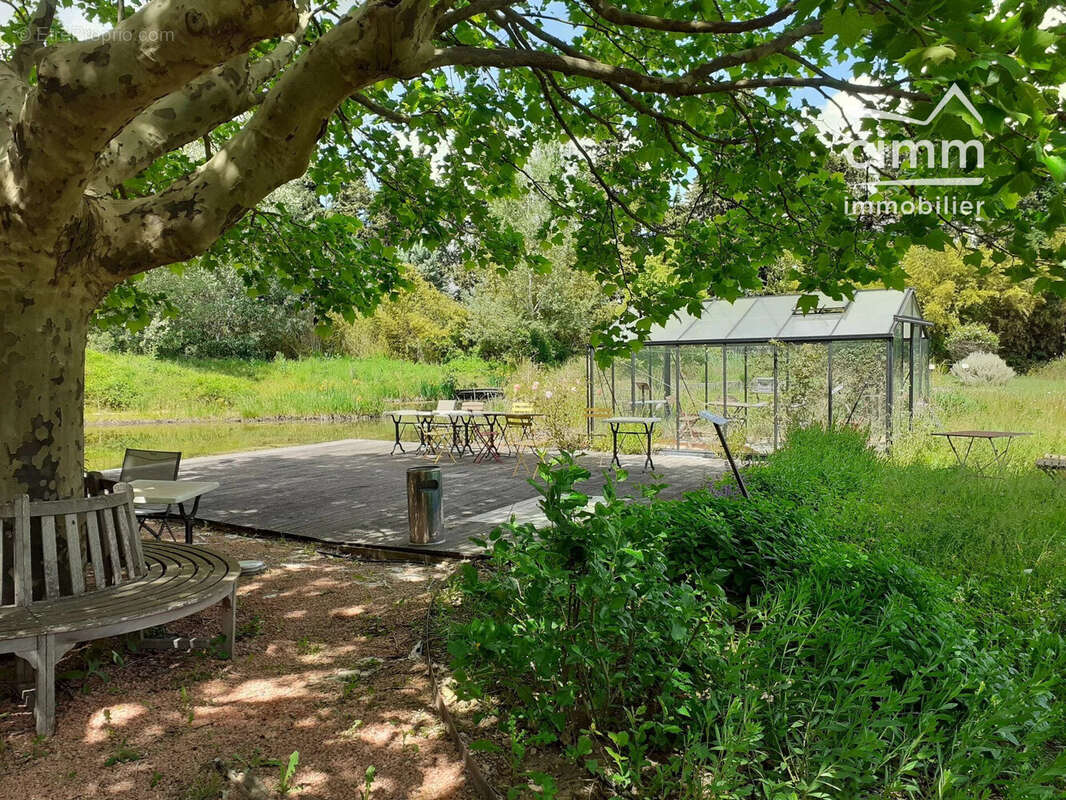 1900 m² à Caumont-Sur-Durance  - photo 5