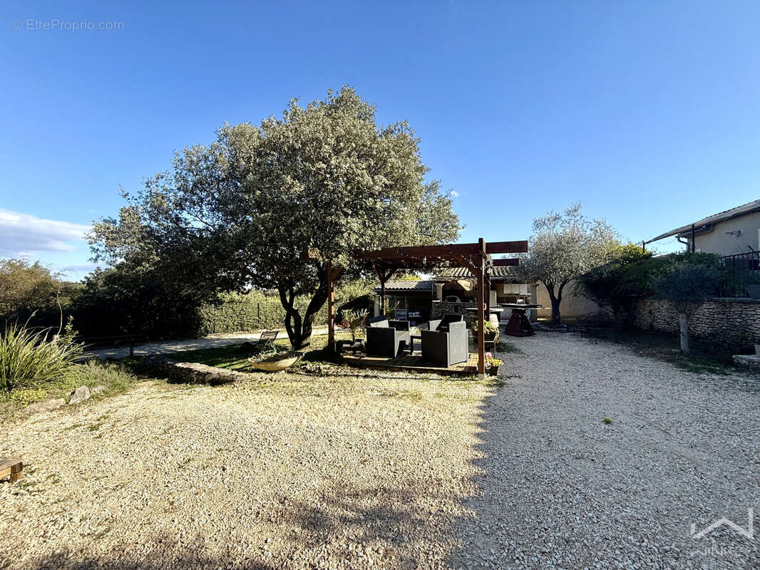 Maison à BIDON