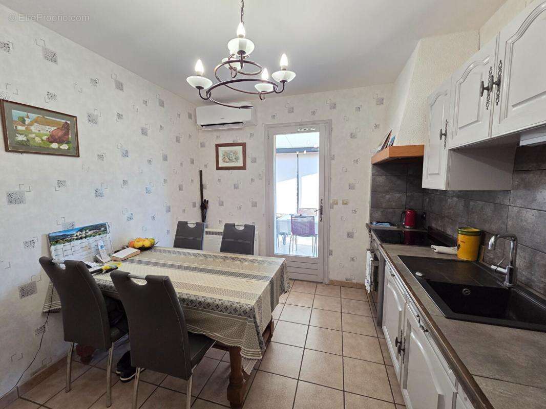 Maison à MONTELIMAR