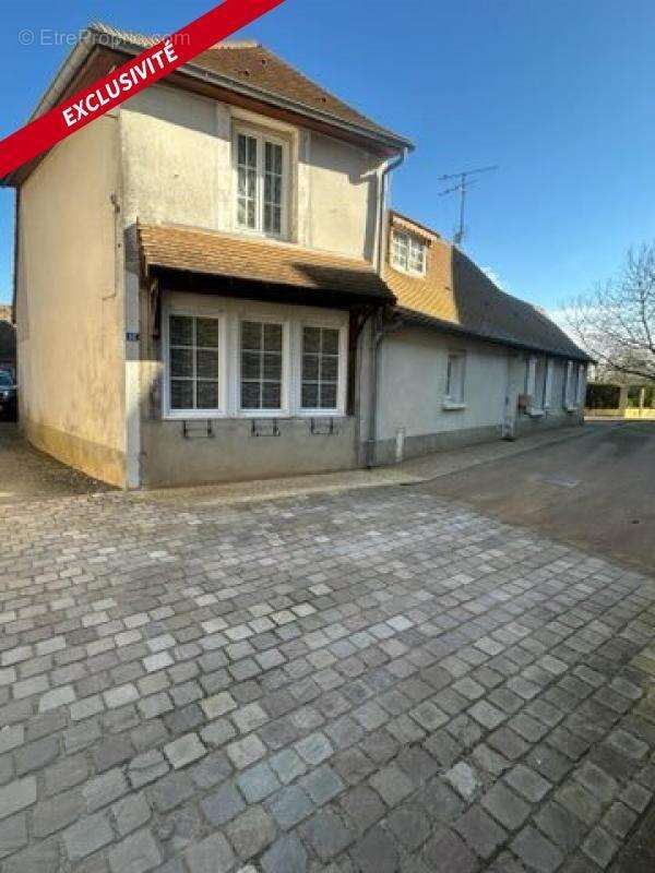 Maison à BONNETABLE