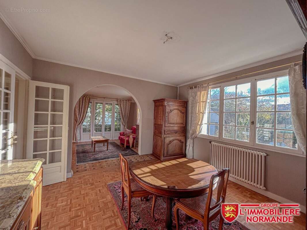 Maison à ROSNY-SUR-SEINE