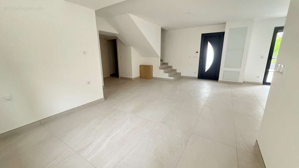 Maison à PONT-EVEQUE