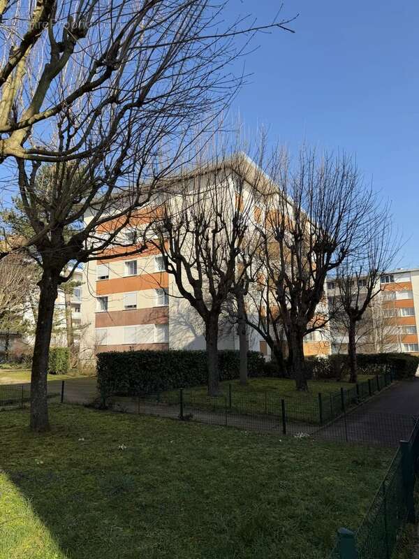 Appartement à CHENOVE