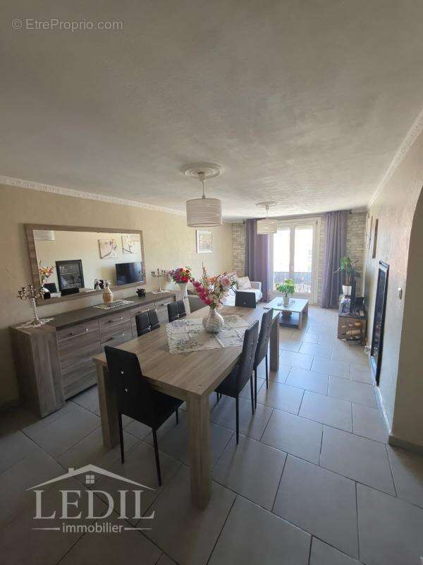 Appartement à LA PENNE-SUR-HUVEAUNE